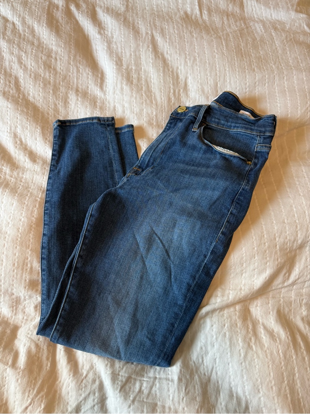 Frame Denim Men’s Skinny Jeans in Dark Blue Wash